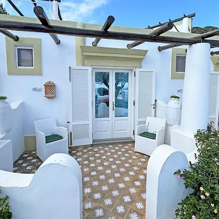 Penzion Dependance La Caletta Panarea