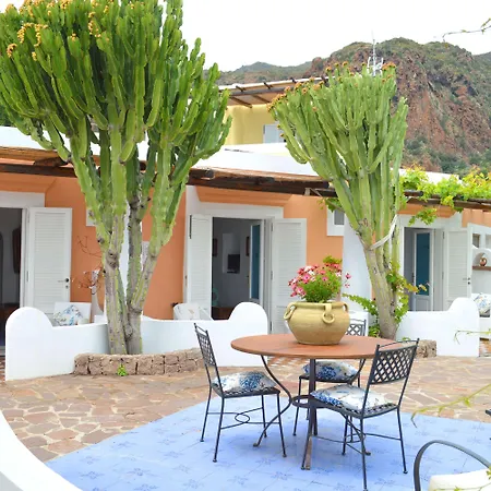 Dependance La Caletta Penzion Panarea